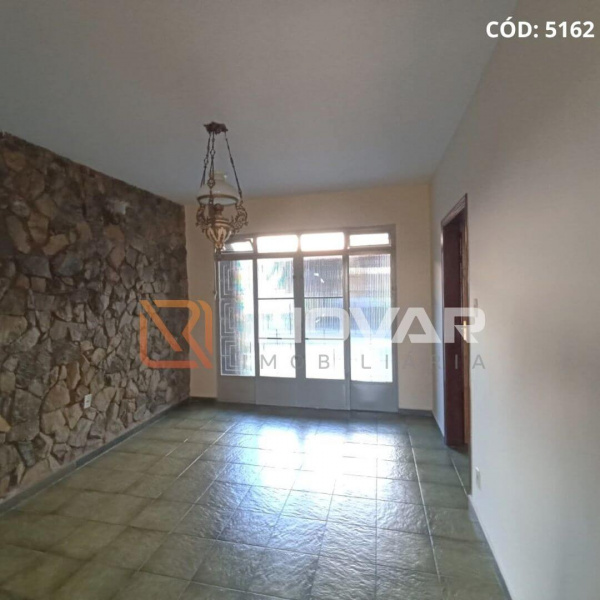 Centro, 4 Quartos Quartos, 1 Sala Salas,2 BanheirosBanheiros,Casa,Aluguel,1359